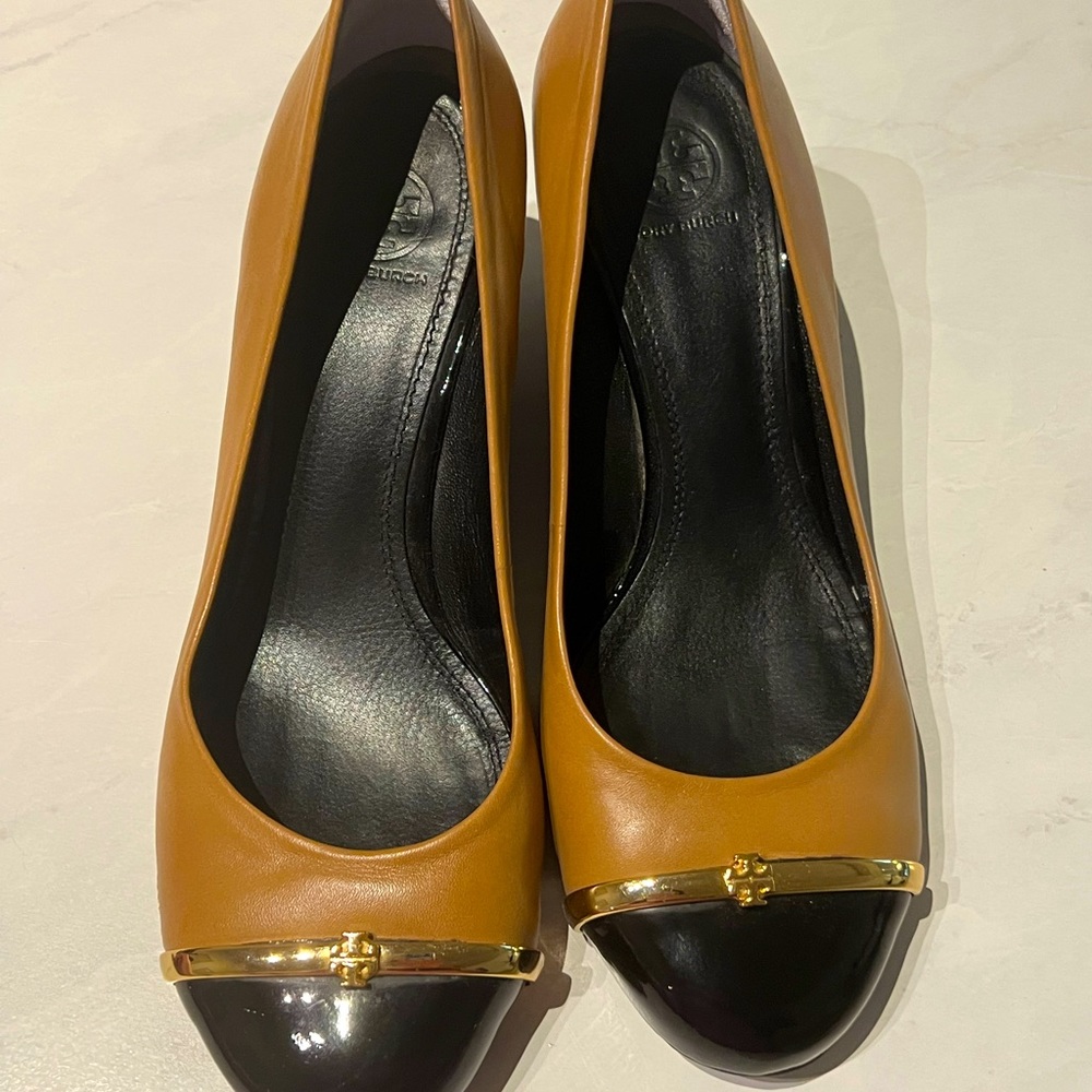 Two-tone Tory Burch Wedges